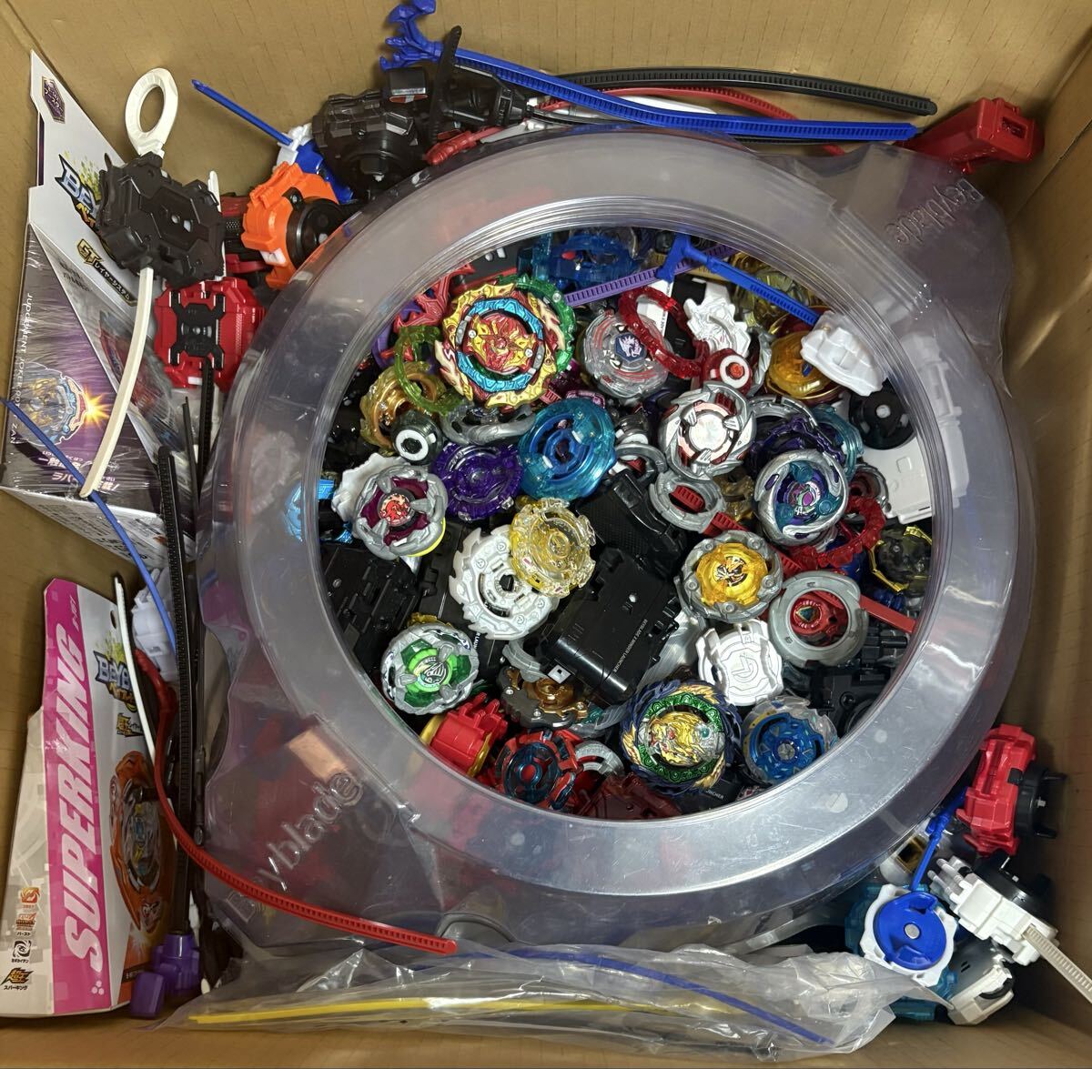 Yahoo!オークション -「ベイブレードx まとめ売り」の落札相場・落札価格