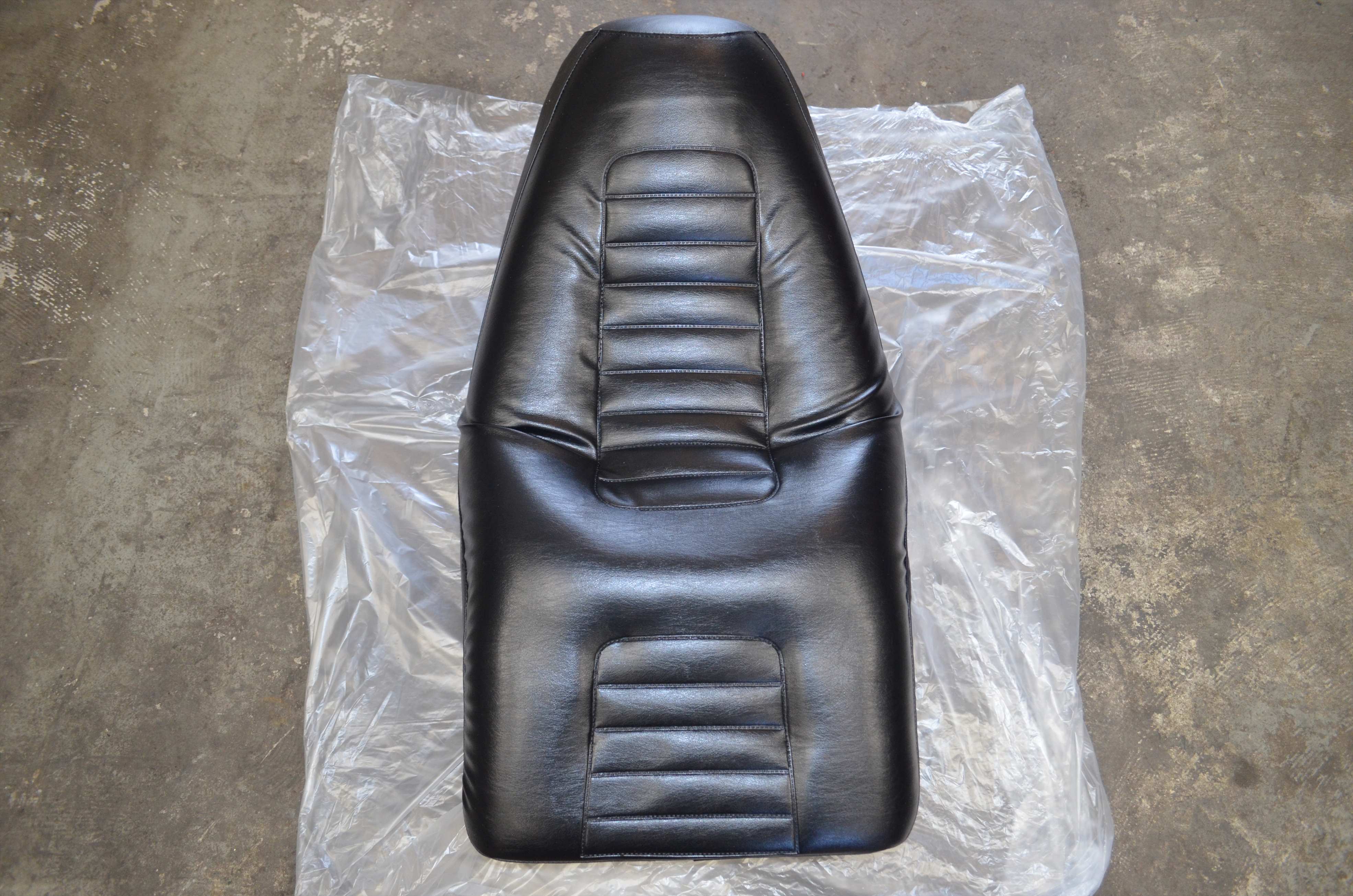 フュージョン用ソファーシート | RIDE&SEEK JUST RIDE IT.