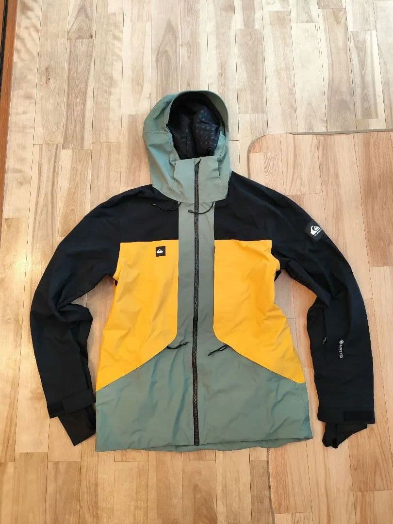 m*数様 最終値下げ　QUICKSILVER23-24スノーボードGORE-TE