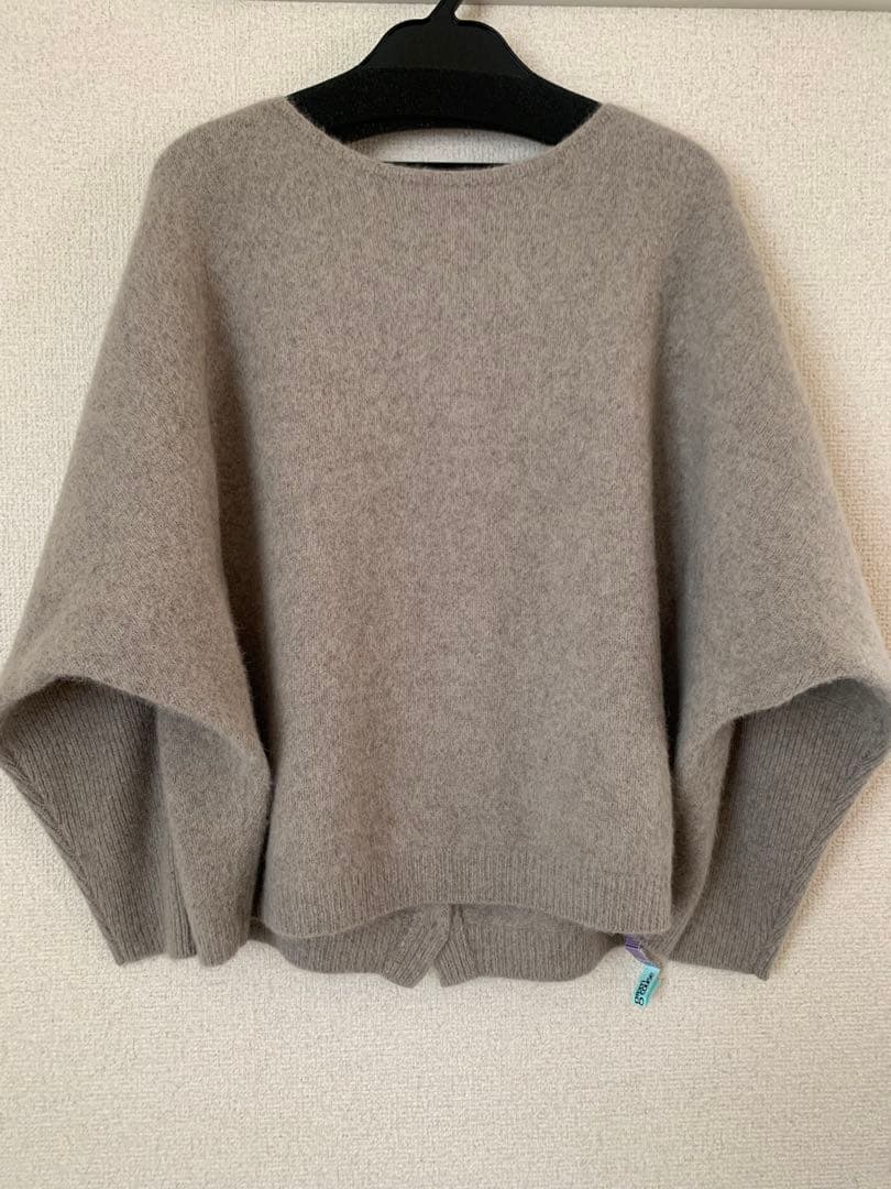 【BEARDSLEY】FOXウール後ろボタンニット★クリーニング済み