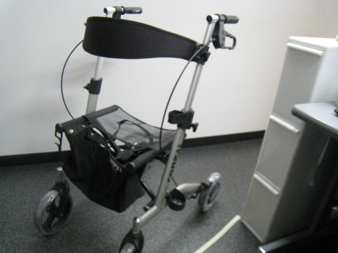 ナブテスコ　CONPAL 抑速ブレーキ付き歩行車 歩行器 シルバーカー ⑤