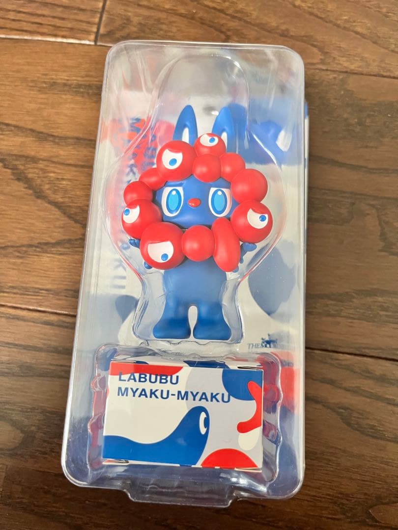 LABUBU MYAKU-MYAKU フィギュア　大阪関西万博