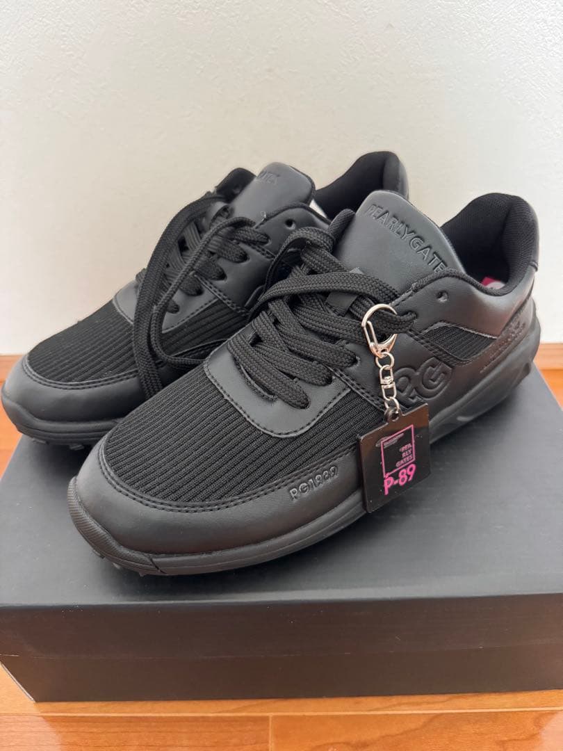 パーリーゲイツ スパイクレスシューズ　レディース24.0センチ　新品、未使用