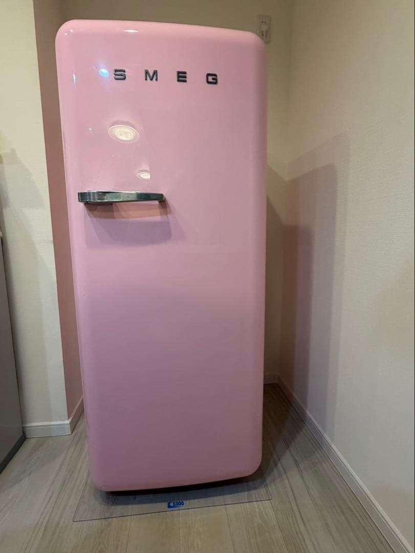 SMEG スメッグ ☆レトロ1ドア冷蔵庫 FAB28 イタリア製 ピンク☆右開き