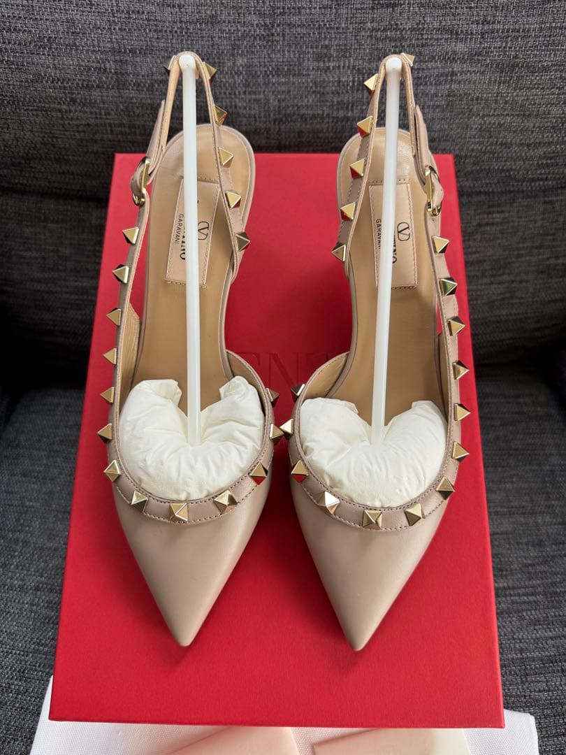 【新品未使用】　VALENTINO ロックスタッズ パンプス