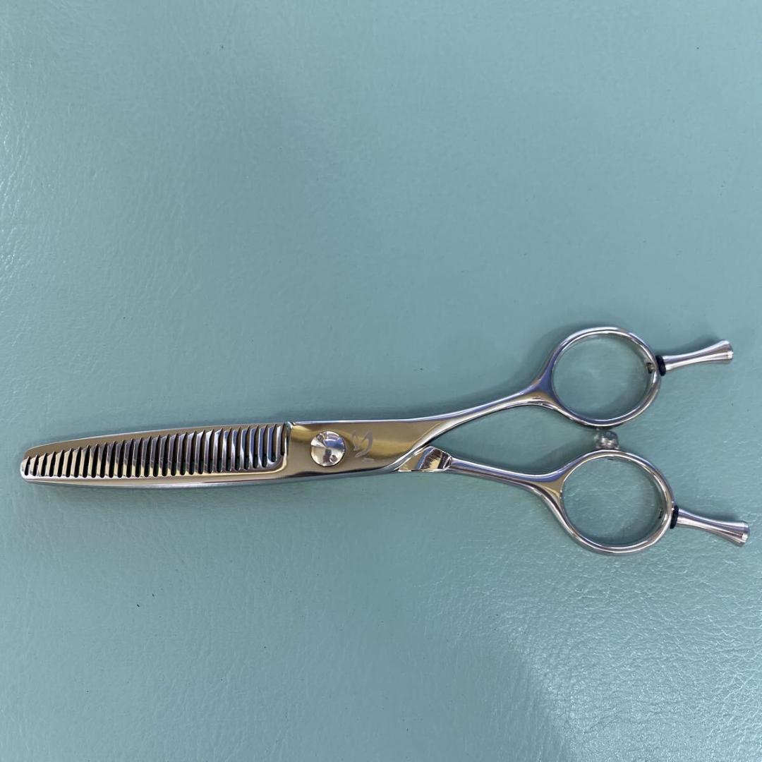 ６インチセニングシザー 40%前後 　新品未使用　理美容　美容師　理容師