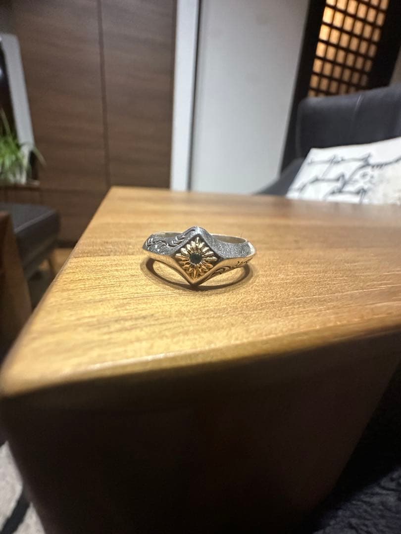 ARIZONA FREEDOM 太陽神K18 シルバーリング ターコイズ 17号 ARIZONA FREEDOM R-10b K18太陽神付き シルバー唐草 - メルカリ